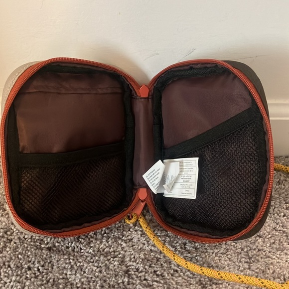 Kavu Mini Crossbody Bag NWOT - Picture 3 of 4